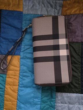 Unk Beige and Black Plaid Wrist Wallet